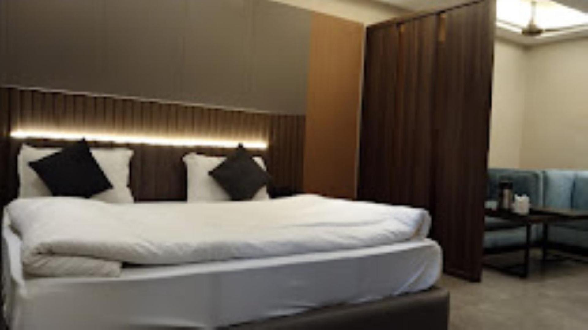 The Gagan Plaza Hotel 坎普尔 外观 照片